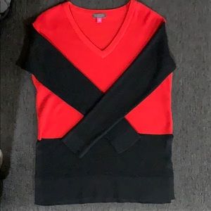 *SOLD* Vince Camuto V-Neck Sweater💙